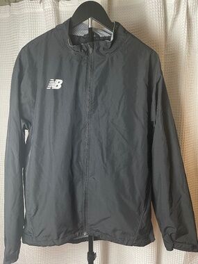 New Balance Rezist 2.0 Senior Mens Jacket size Medium great condition!